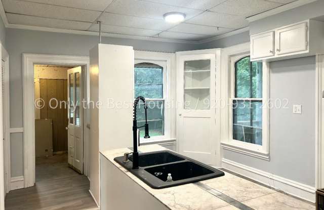 120 East Franklin Avenue - 1 - 120 East Franklin Avenue, Neenah, WI 54956 120 East Franklin Avenue - 1 - 120 East Franklin Avenue, Neenah, WI 54956