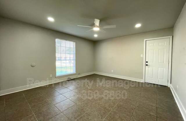 12528 Warfield Ave. Gallery 2