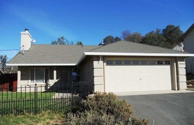 Close to Lake Tulloch photos photos