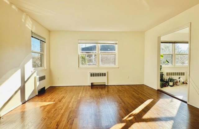 136 Manhasset Avenue Gallery 4