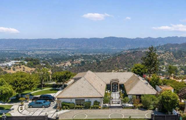 8416 Skyline Drive - 8416 Skyline Drive, Los Angeles, CA 90046