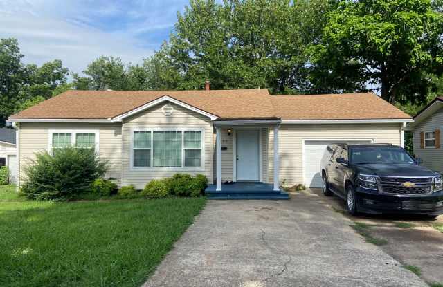 Spacious Home with Garage, Deck  Convenient Location photos photos