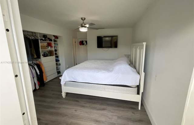 10397 Southwest 209th Lane photos photos