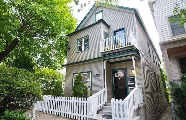 2119 W Fletcher St photos photos