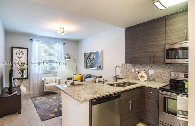 833 SW 13th Ct Gallery 1