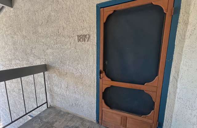 Clean 2 bedroom condo located near downtown Fullerton photos photos