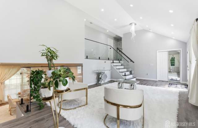 6 Whitewood Road Gallery 4