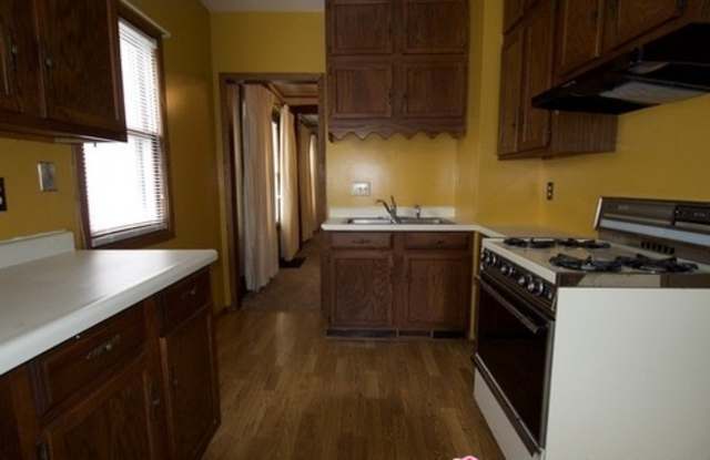1839 Lincoln St North East Gallery 4