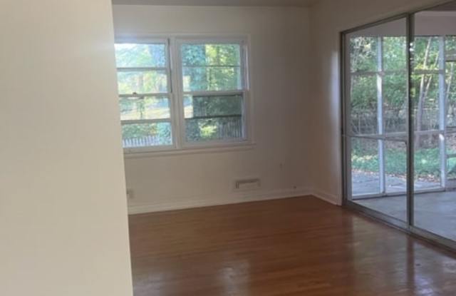 7000 Marbury Rd Gallery 4