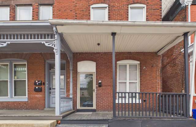4 Bedroom Home on 4th Street photos photos