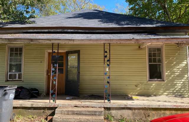 GRANTVILLE- 57 Arnold St 3 bedroom 1 bath - 57 Arnold Street, Grantville, GA 30220