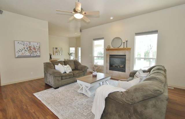 Your New Home Awaits in Bolder Creek! 4bed, 3 bath!! _ Pets Welcome. Gallery 4