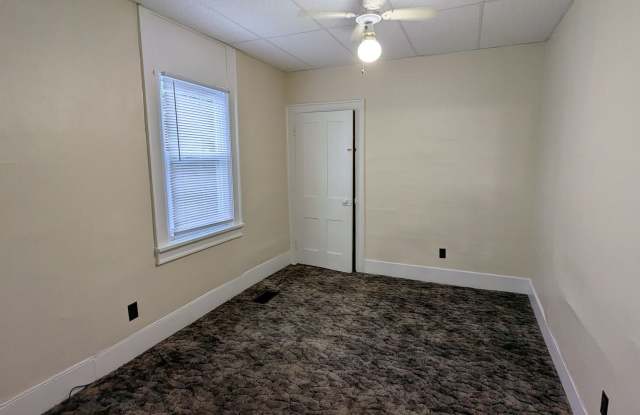 Spacious 2-Bedroom Apartment near downtown Massillon Gallery 3