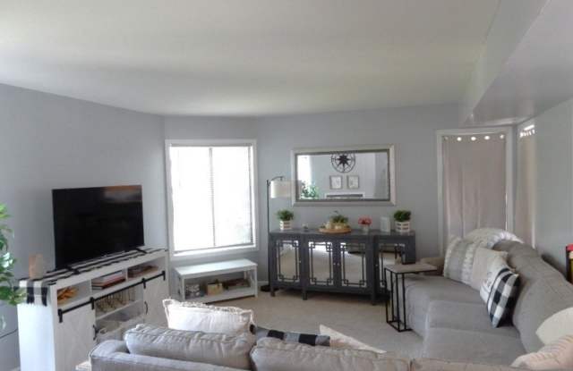 51 EDINBOROUGH CT. Gallery 3
