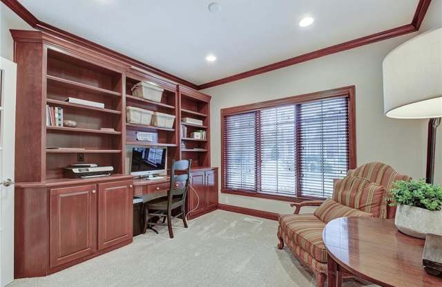 6729 West Stonegate Drive Gallery 3