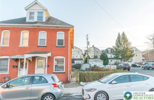 1536 Spruce Street photos photos