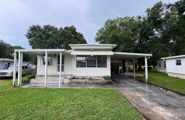 3 Bed 1 Bath Manufactured Home in Lakeland Gallery 1