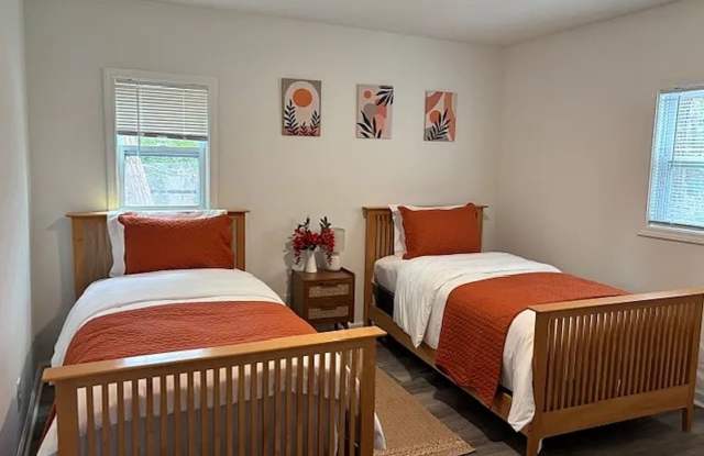 Room in 3 Bedroom Home in Atlanta Gallery 3