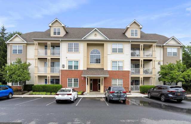 Step into this incredible penthouse condo featuring 2 bedrooms, 2 full bathrooms, and a stunning loft! photos photos