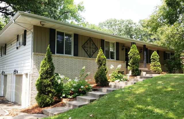 18616 Spring Crest Drive Gallery 3