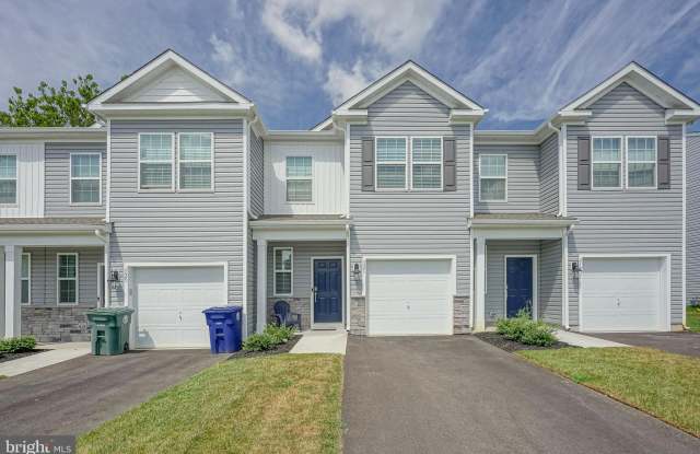 321 MAZZEO DRIVE - 321 Mazzeo Drive, Glassboro, NJ 08094