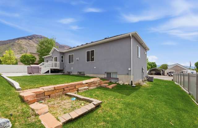 1177 E 850 S Gallery 4