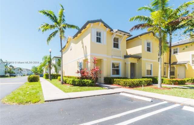 3065 SE 1st Dr - 3065 Southeast 1st Drive, Homestead, FL 33033