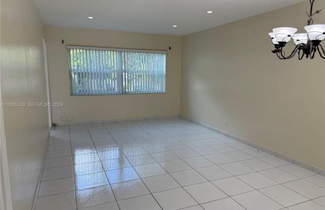 5061 W Oakland Park Blvd photos photos