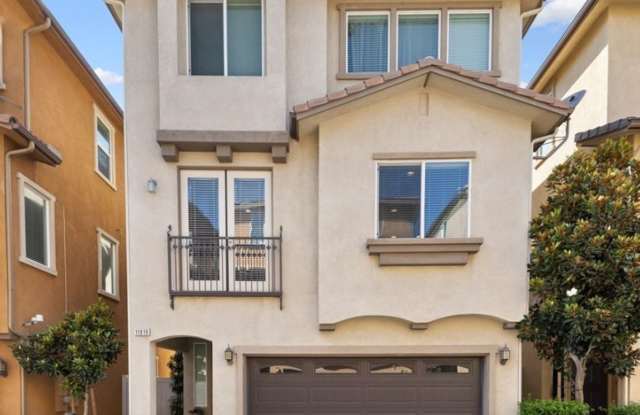 4 Bed, 4 Bath Home with Solar, A/C, Washer/Dryer and 4 Parking Spaces photos photos