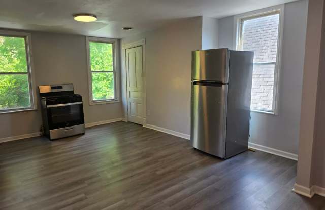 3 Bedroom 1 bath apartment in Beechview Gallery 4