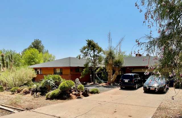 Remodeled 3-BR Home in Bloomington Gallery 3