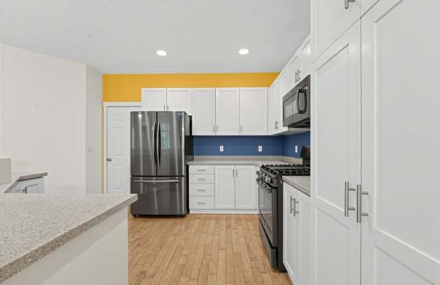 Spacious 4BR House in Hillsboro Gallery 4