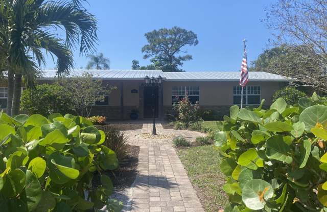 1252 SE Madison Avenue - 1252 Southeast Madison Avenue, Stuart, FL 34996