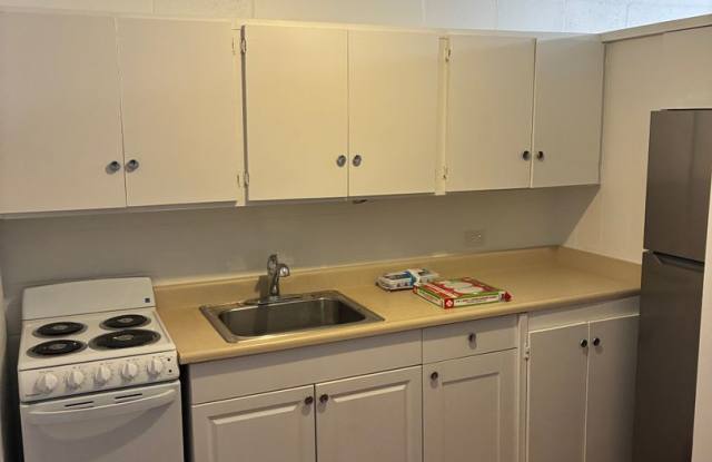 Refreshed Ground-Floor 1-Bedroom Near Diamond Head and Waikiki Gallery 4