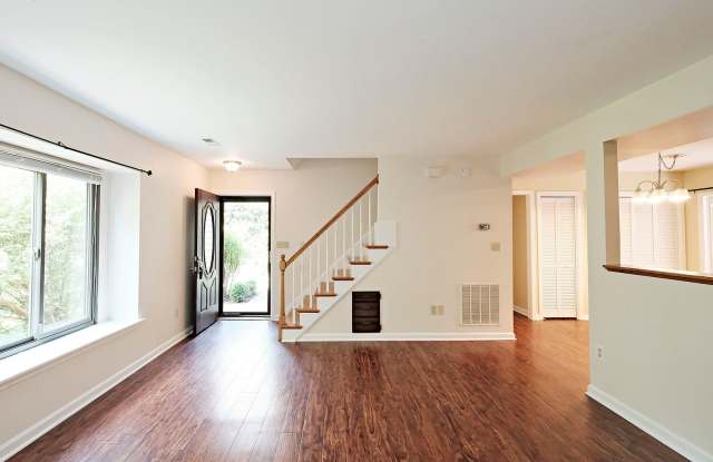 Move-in Ready Western Albemarle Home With Private Backyard Gallery 4