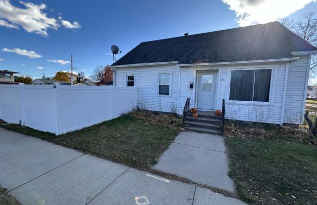 715 West Thomas Street - 715 West Thomas Street, Wausau, WI 54401