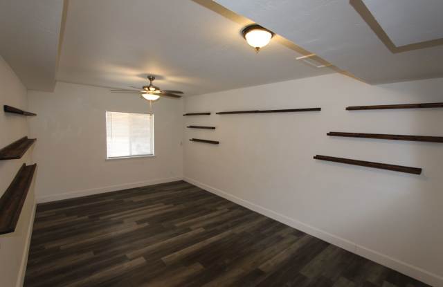 4-Bedroom Townhome | Main-Level Bedroom & Fully Fenced Backyard photos photos 4-Bedroom Townhome | Main-Level Bedroom & Fully Fenced Backyard photos photos