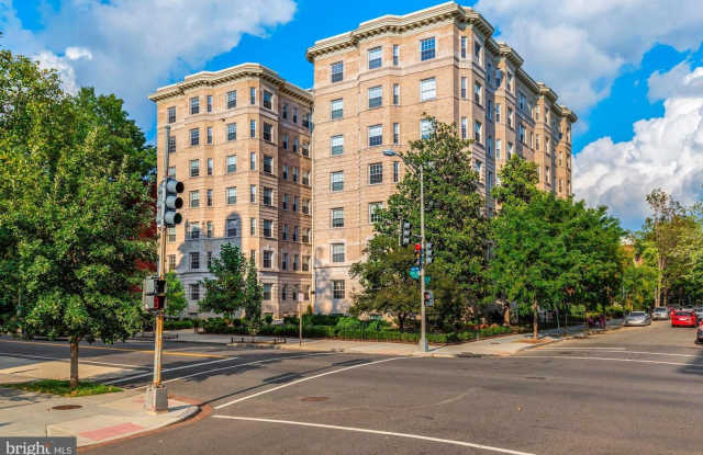 Dupont Circle Modern Studio Apartment In Historic Building W/Extra Storage! photos photos