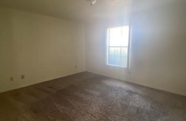 805 SE 4th St #106, Grand Prairie, TX 75051 - 805 Southeast 4th Street, Grand Prairie, TX 75051