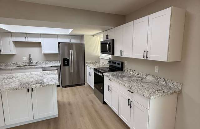 5 Bedroom 3 Bathroom- Mill  Baseline - 316 East Dunbar Drive, Tempe, AZ 85282