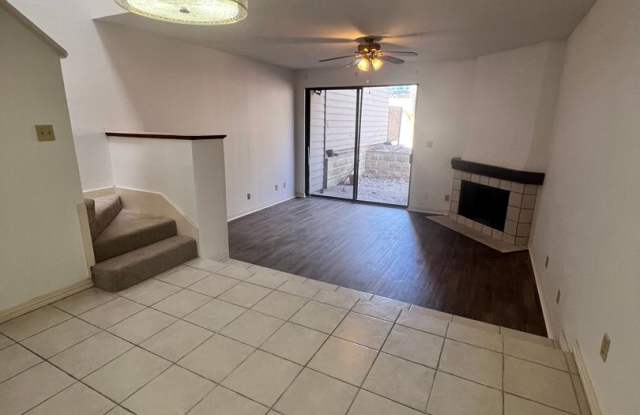 Edgecliff Downstairs 2/1.5 Unit Gallery 3