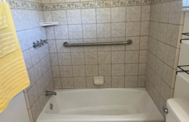 305 West 1st Street - 305 West 1st Street, Cloverdale, CA 95425