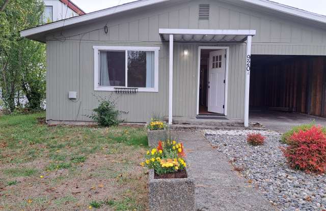 Cozy 1 Bedroom Cottage Style Duplex Gallery 1