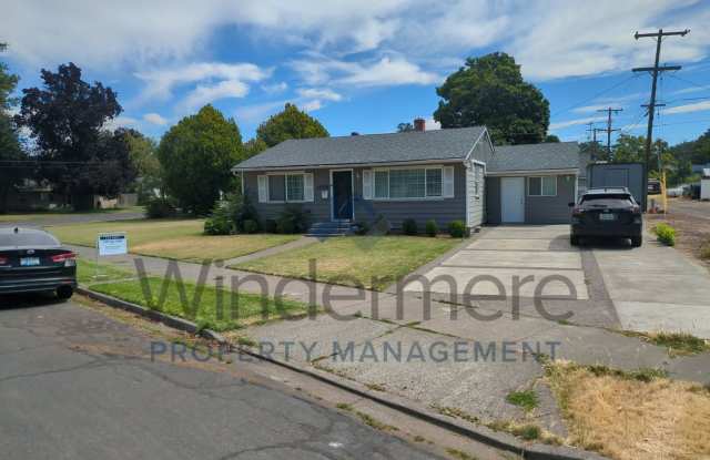 1005 St John - Single Family Home on Corner Lot with Fenced Backyard, Extra Storage photos photos