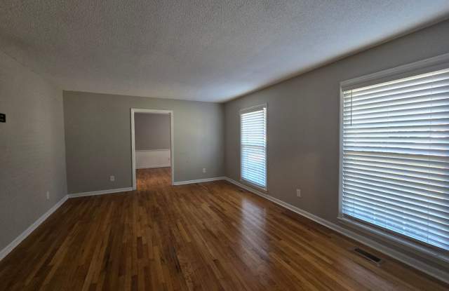 622 Bedford ~ Summerhill Gallery 3