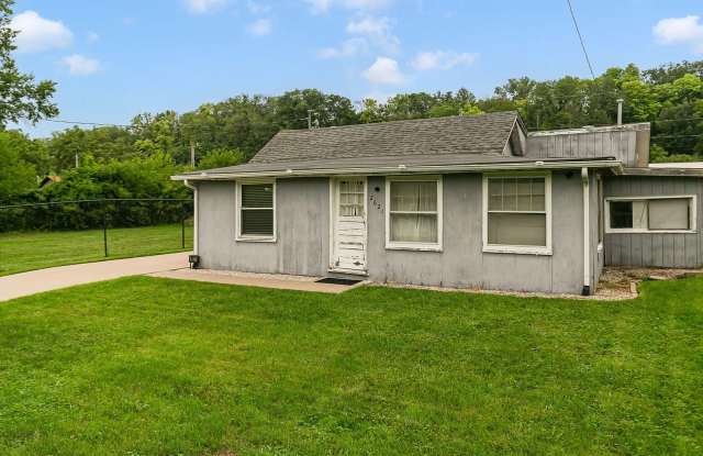 3-Bedroom Home with Detached Garage in Rock Island Gallery 1