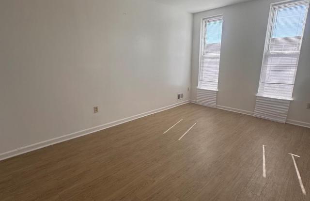 906 E BIDDLE STREET Gallery 3