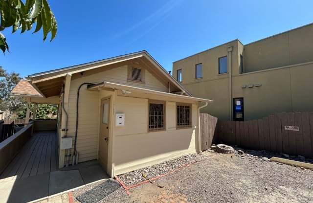Detached Cottage in Cortez Hills! Gallery 2