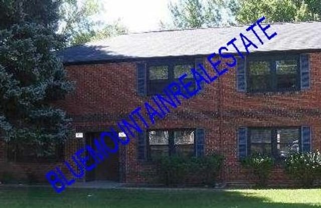 2423 Paseo Rd - 2423 Paseo Road, Colorado Springs, CO 80907