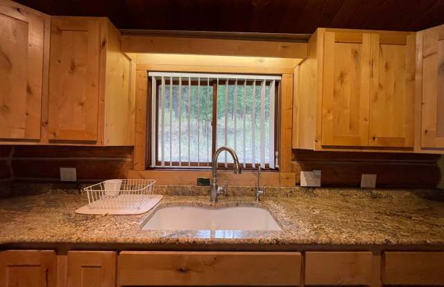 Charming 2-Bedroom Log Cabin in Scenic Kila, Montana Gallery 3